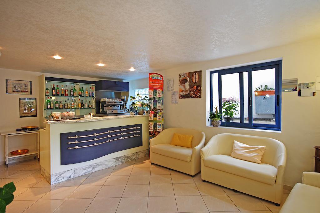 Hotel Azzurro Cattolica Buitenkant foto